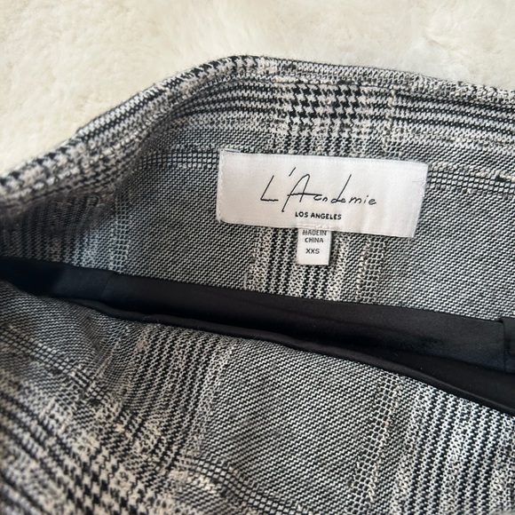 EUC - L’academie Lexi Mini Skirt - Picture 3 of 6